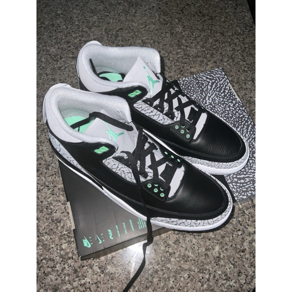 Air Jordan 3 Retro Black Green Glow Sneaker CT8532-031 Men\'s Size 12.5 main image 10